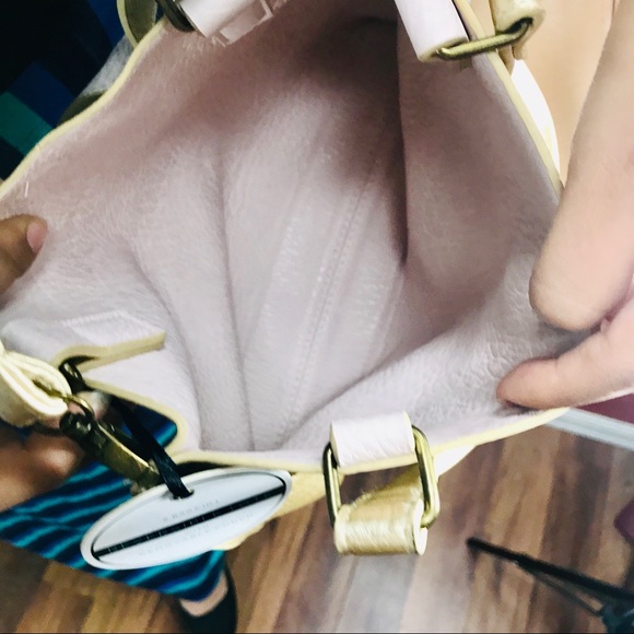 🍕 2/$20 Reversible Tote with removal pouch - Picture 6 of 8